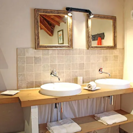 Hébergement de vacances Neuilly-le-réal, 4 Pièces, 6 Personnes - Fr-1-489-69